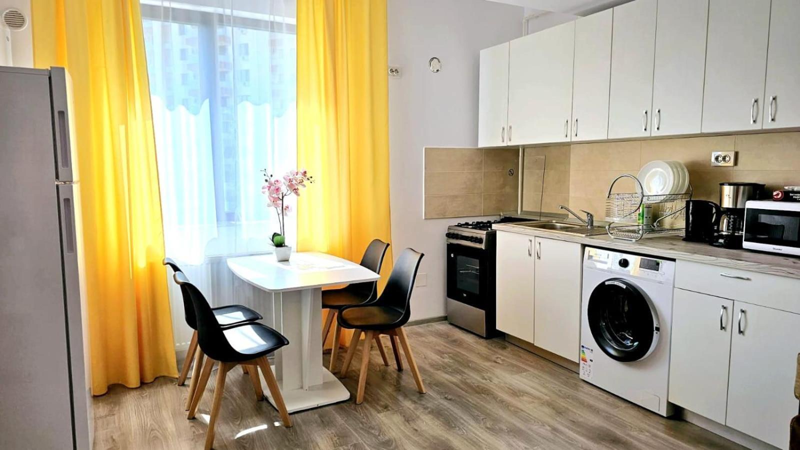Evelyn Modern Apartment Near Palas Iasi Eksteriør bilde