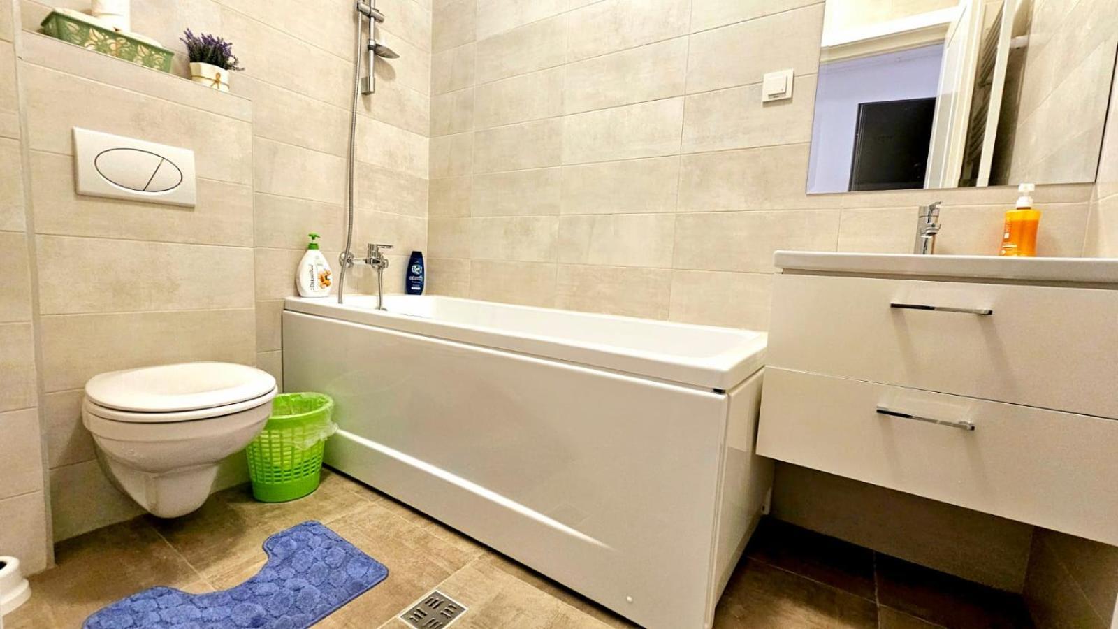 Evelyn Modern Apartment Near Palas Iasi Eksteriør bilde